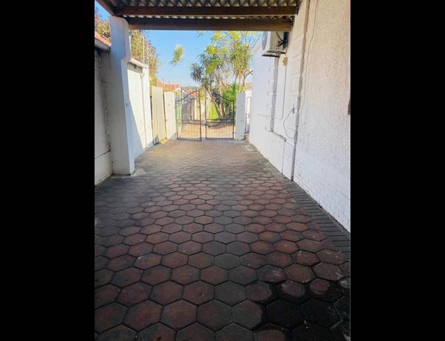 5 BEDROOM PROPERTY TO RENT IN UMBILO